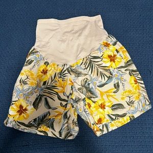 Maternity shorts